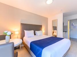 塞祖尔阿菲尔潘定查尔斯戴高乐酒店，位于庞坦的酒店