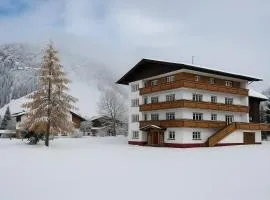 Haus Wallis by stayFritz - Ski-In Ski-Out Zimmer 'garni' am Arlberg