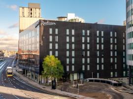 Radisson Hotel Manchester City Centre, A Verified Net Zero Hotel，位于曼彻斯特的酒店