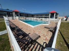 Englewood Inn & Suites，位于恩格尔伍德的酒店