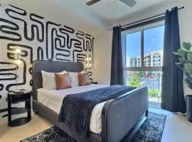 Quiet City Getaway Near Regions Field and Food