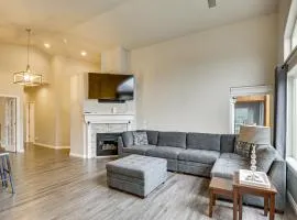 3 Mi to Dtwn Salem: Cozy Gem w/ Sunroom!