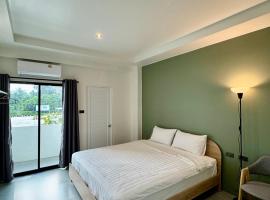 W Smart Stay TRANG，位于董里的酒店