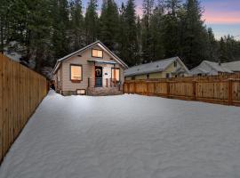 Minutes from Lookout Pass & Silver Mountain，位于华莱士的酒店