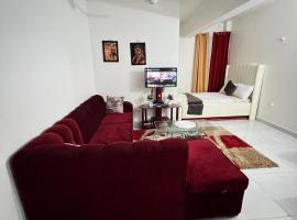 Cozy studio at Kisimani Heights Apartment Mombasa，位于蒙巴萨的自助式住宿