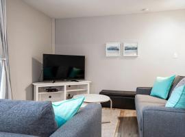 Tranquility Oasis Ski-In Out Hot Tub Shuttle，位于蓝山的酒店