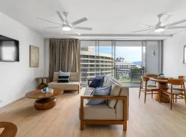 Marina Vista - Waterfront Stay near Dining and Markets