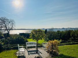 Hyggelig og stille lejlighed 100 m fra torvet，位于斯泰厄的带停车场的酒店