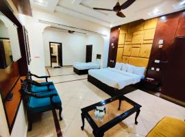 Hotel Pak Continental Multan，位于木尔坦的酒店