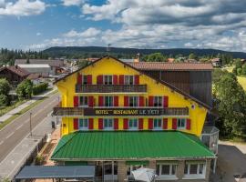 Hotel Restaurant LE YETI，位于莱鲁斯的酒店