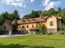 Manor House on the Danube Bend，位于Tahit&oacute;tfalu的滑雪度假村