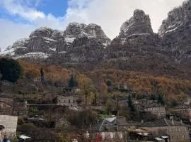 Ikojenia Traditional Lodge