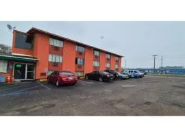 Capital O Pleasant Motel Grand Rapids MI