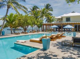 Blue Reef Beach and Marina，位于珀拉什奇亚的酒店