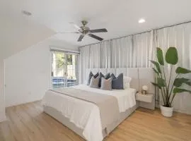 Sunlit Oasis with Heated Pool and Jacuzzi 20 minutes to Disneyland