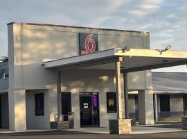 Motel 6 East Windsor, NJ Hightstown，位于东温莎的酒店