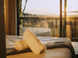 Nebesa Tree top villas，位于Mudgeeraba的酒店