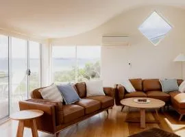 Surfside House Dodges Ferry coastal retreat