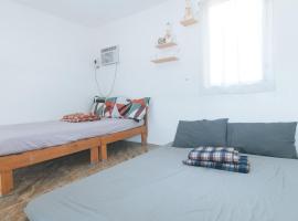 The Lavana Villa Del Matabungkay by RedDoorz，位于利安的酒店