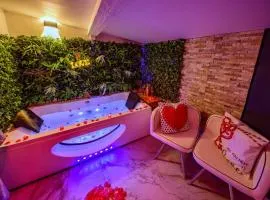 Spécial Saint-Valentin - Love Room & Jacuzzi à Arles