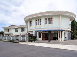 New Abadi Hotel Tasikmalaya，位于打横的酒店