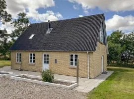 3 Bedroom Cozy Home In Vrå