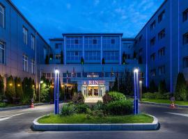 RIN Airport Hotel，位于奥托佩尼的酒店