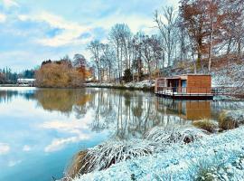Domaine de Neuville - Ecolodges flottants en Champagne，位于Sainte-Gemme的酒店