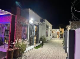 Bon Sejour Guesthouse，位于Okakarara的带停车场的酒店