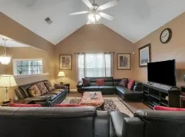 6BR Home • Spacious Yard + Grill • Peaceful Suburb