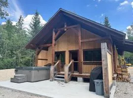 Explorer Creekside Cabin - Private Hot Tub