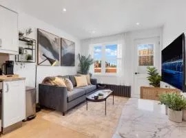 The Speakeasy Suite 501 With Parking