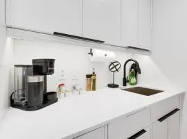 Atelier Montreal Luxe 1BR King Bed With Parking