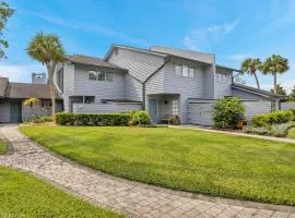 Beachy Vibes - 2BR w lake views & screened sunroom