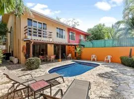 Charming Duplex in Playa Potrero Surfside Community, with a Private Pool, Cozy Interior and Walkable Access to the Beach