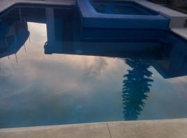 Casa fin de semana en Cuernavaca Morelos，位于库埃纳瓦卡的酒店