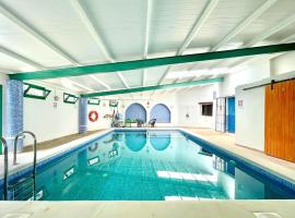 Cave Houses Ed, Yara and Nadieh with PRM facilities，位于Margen de Abajo的酒店