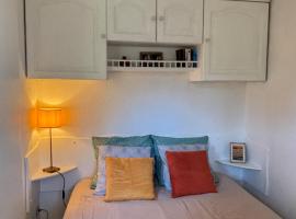 Studio bord de mer，位于圣拉斐尔的酒店