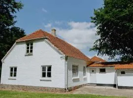 Bright Modern Holiday Home Near Hindemae