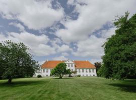 Hindemae Estate For Holidays And Events，位于Ullerslev的酒店