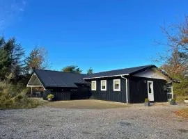 Elegant Home With Views Of Protected Landscape