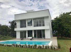 Casa HOTEL campestre TranKilandia，位于里韦拉的酒店