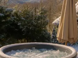 Polana Słowikowa 5 star- domek w górach z jacuzzi, sauna,basen,ogród z lasem, kominek i narty