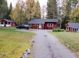 Stuga Lucy i Hassela -naturupplevelser，位于哈瑟拉的酒店
