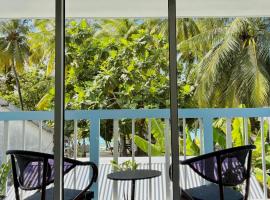Jazeeraa beach stay，位于福拉杜岛的带停车场的酒店