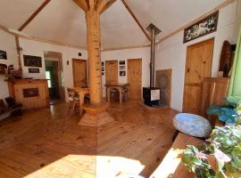 La Frontera Bed & Breakfast, Valle Cochamó，位于科查莫的酒店