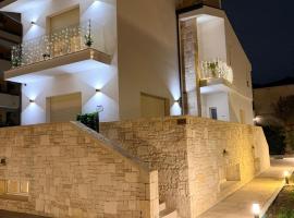 Villa Andrea Luxury Apartment，位于巴里的海滩酒店