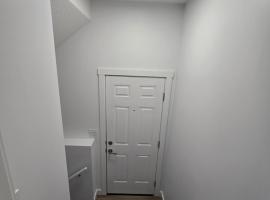 Clearwater Chestermere，位于Chestermere的酒店