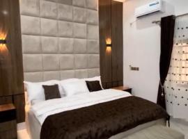 Stella Luxury Apartment，位于Ohokobe Ndume的酒店