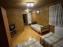 Cottage біля річки